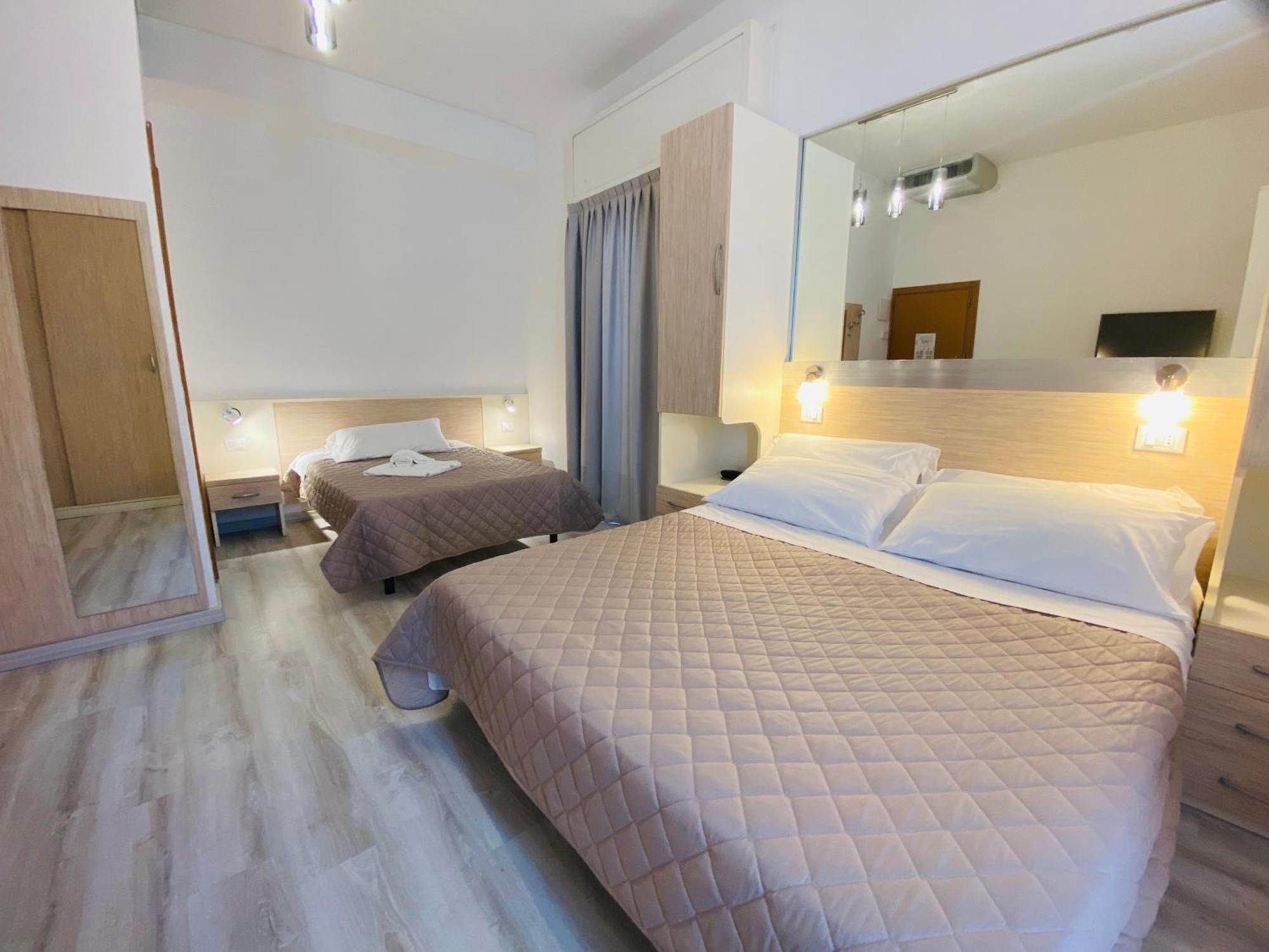 Hotel Butterfly Wellness & Spa Rimini Extérieur photo