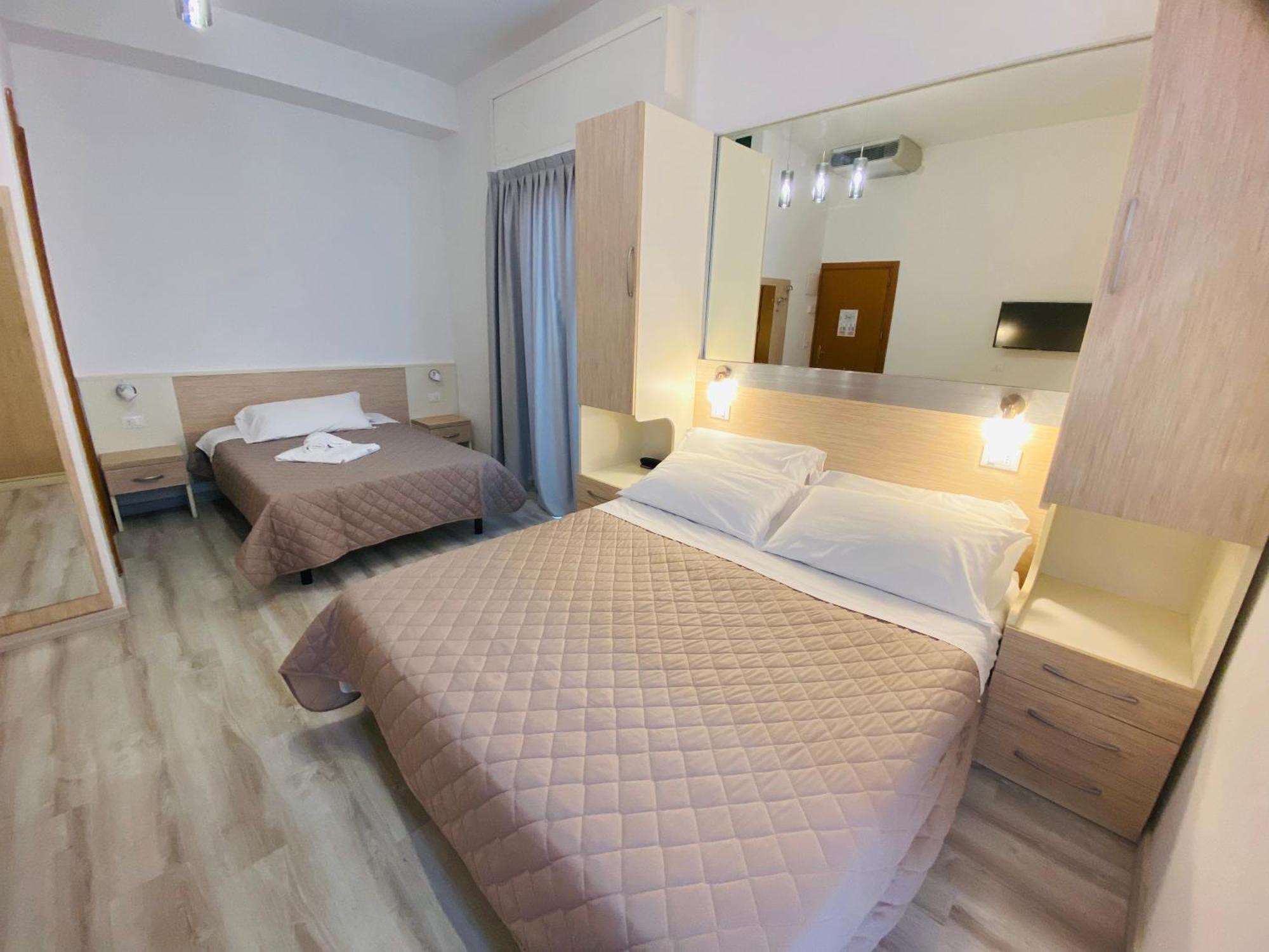 Hotel Butterfly Wellness & Spa Rimini Extérieur photo