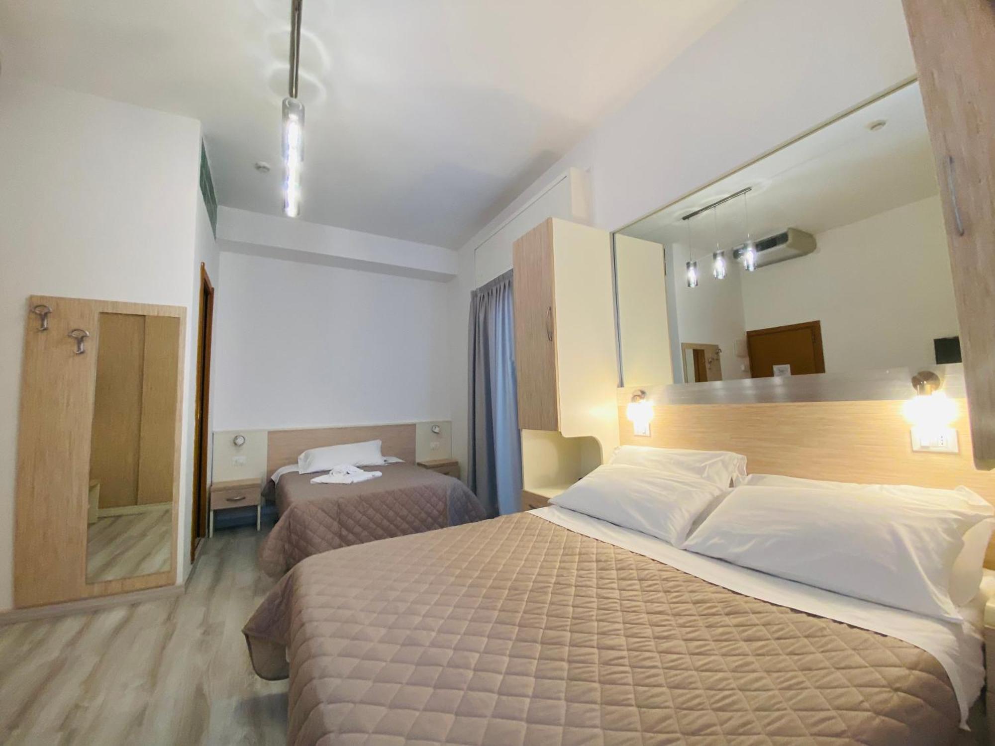 Hotel Butterfly Wellness & Spa Rimini Extérieur photo